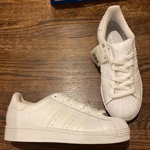 Girl’s Adidas’s Superstar All White Low Top Tennis Shoes